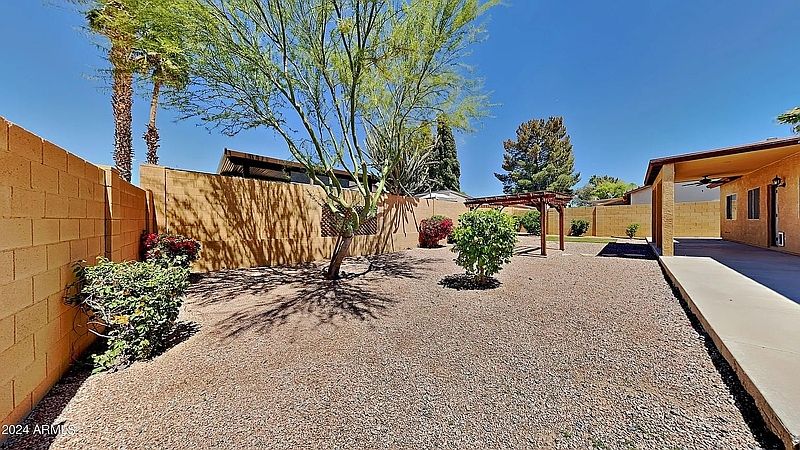 3002 E Jeanette Ct Phoenix, AZ 85050 photo 3