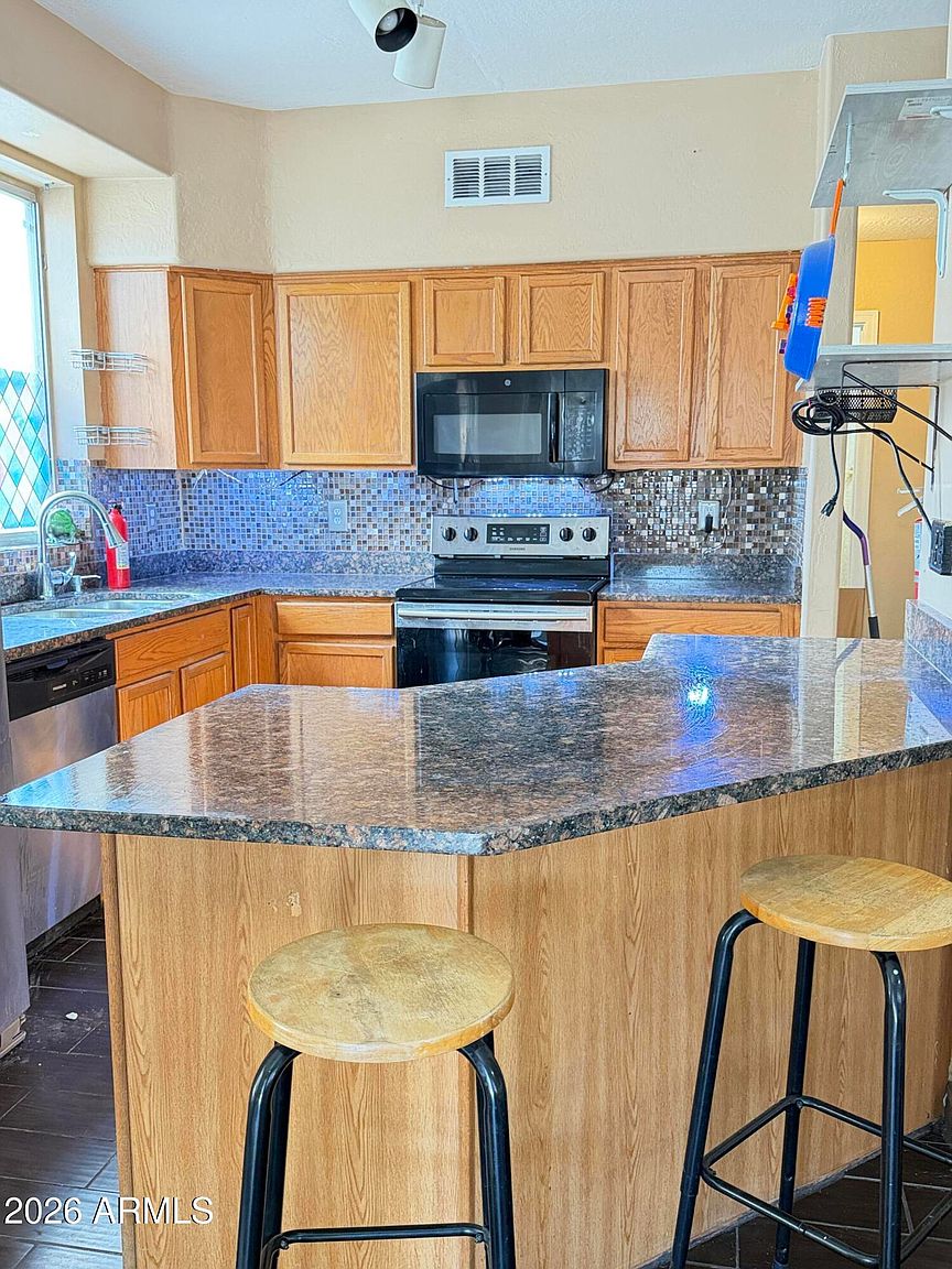 3133 E Kristal Way Phoenix, AZ 85050 photo 3