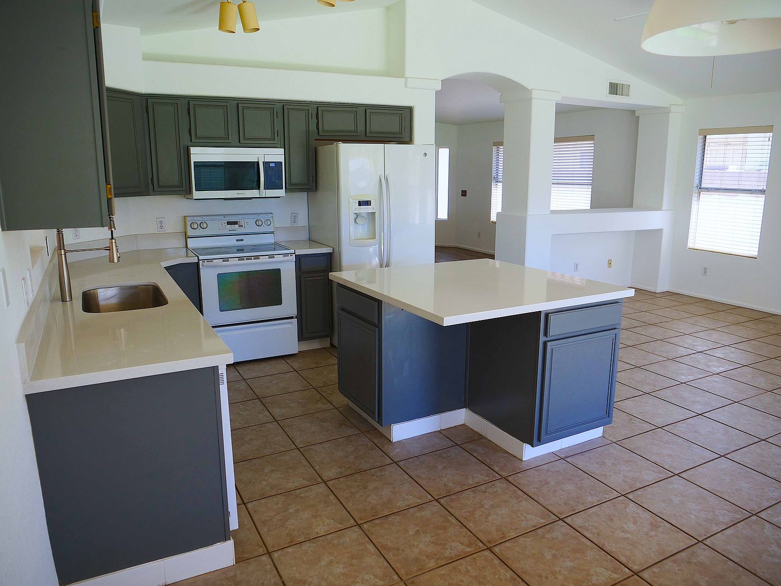 3041 E Wahalla Ln photo 5
