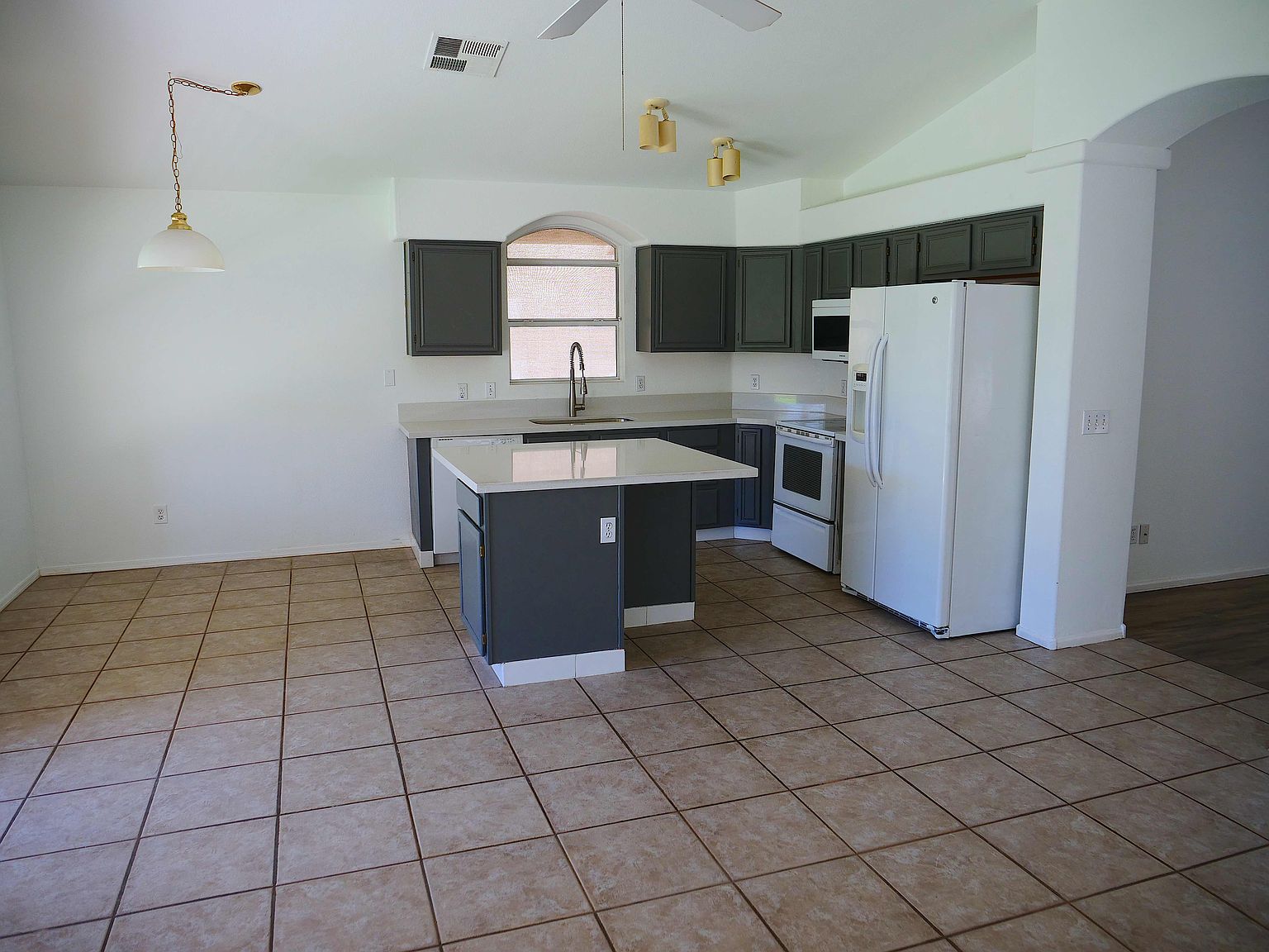 3041 E Wahalla Ln photo 4