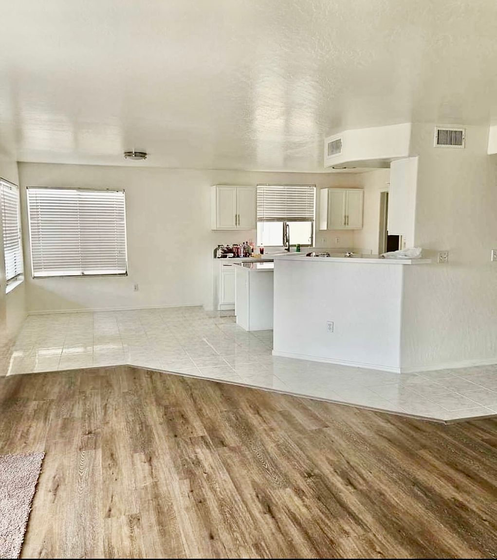 2040 E Behrend Dr Phoenix, AZ 85024 photo 3