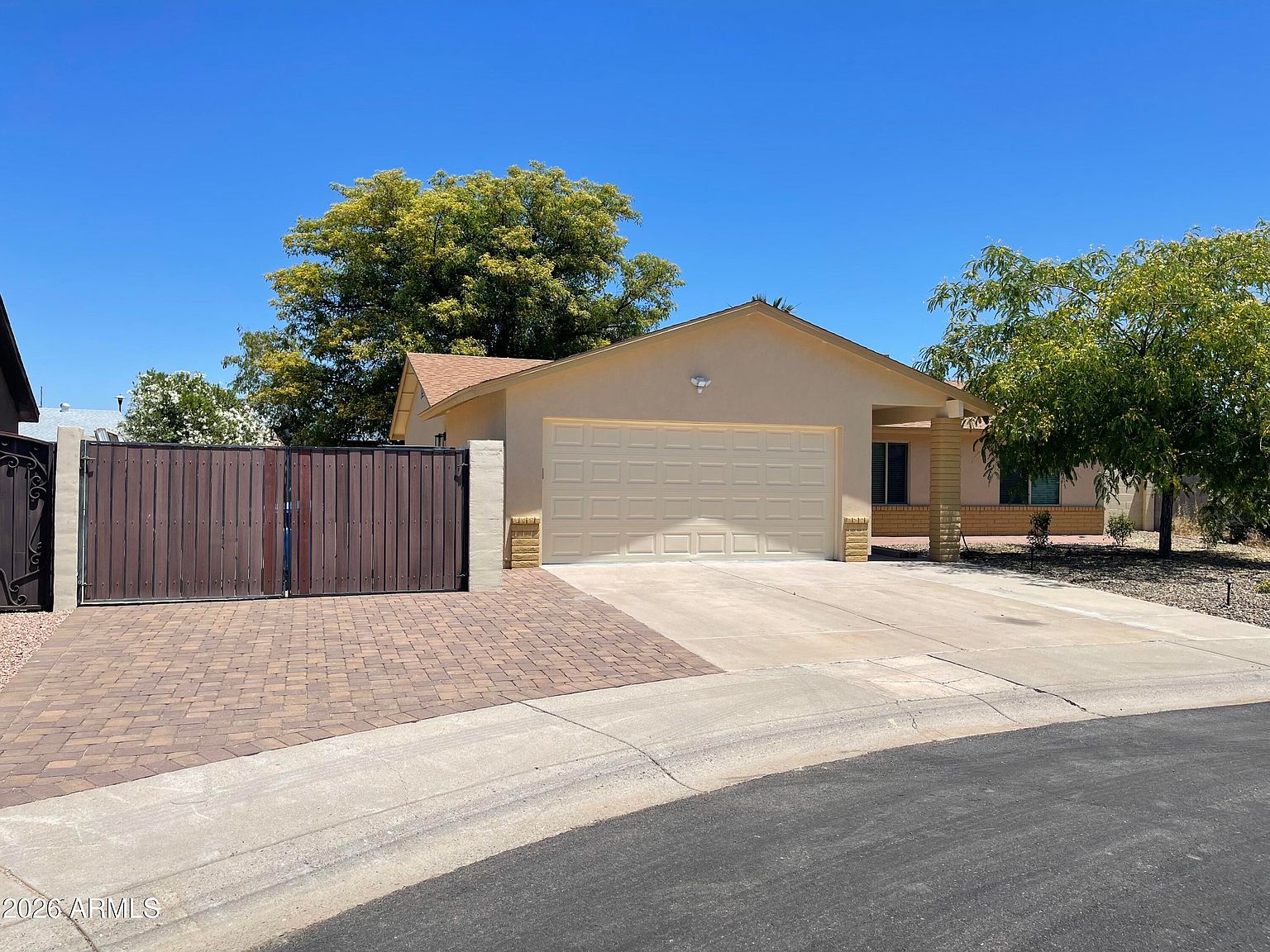 2920 E Michelle Dr Phoenix, AZ 85032 photo 3