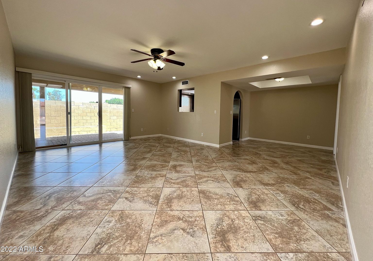 2534 E Villa Theresa Dr photo 5