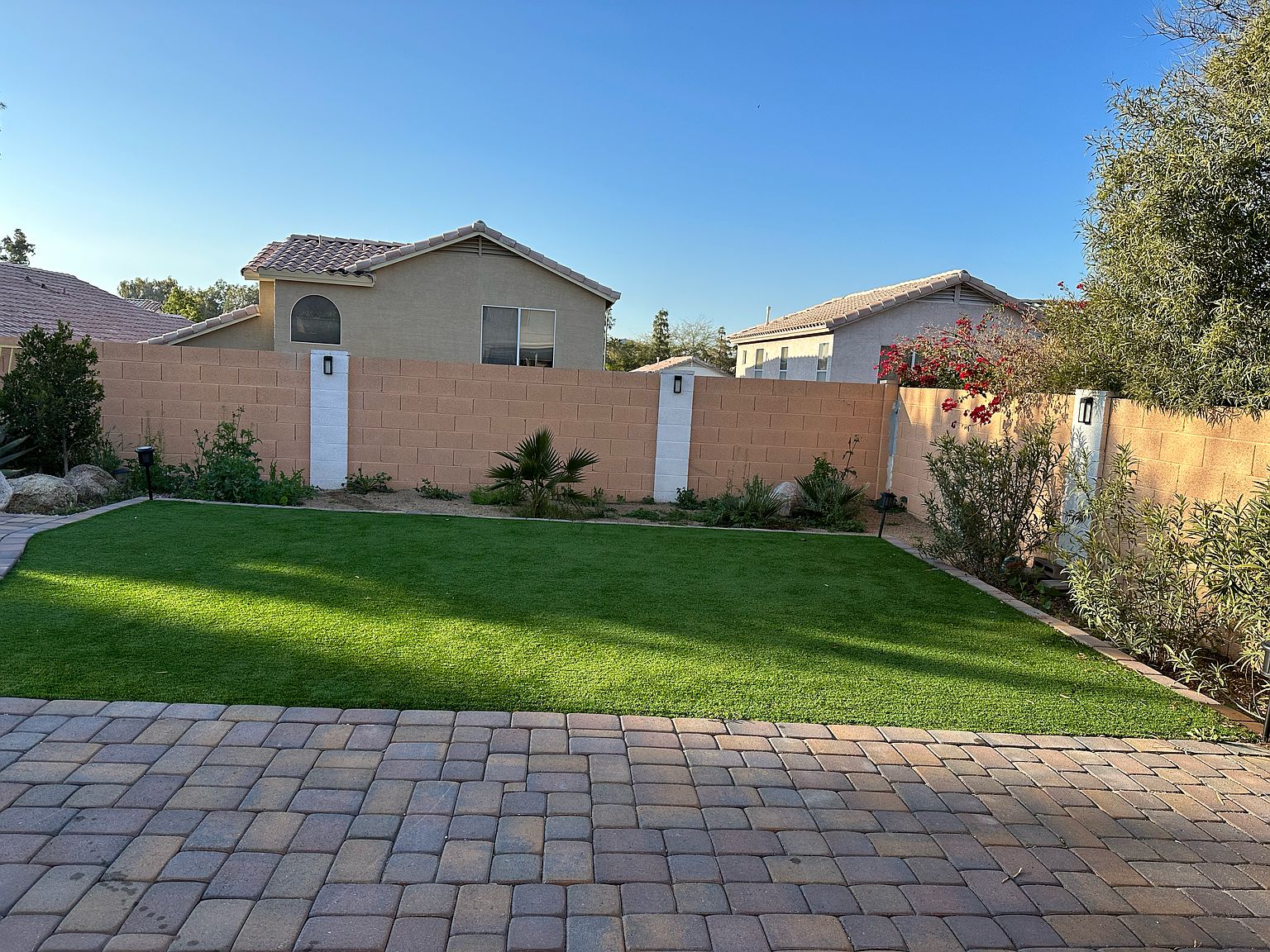 1337 E Charleston Ave photo 4