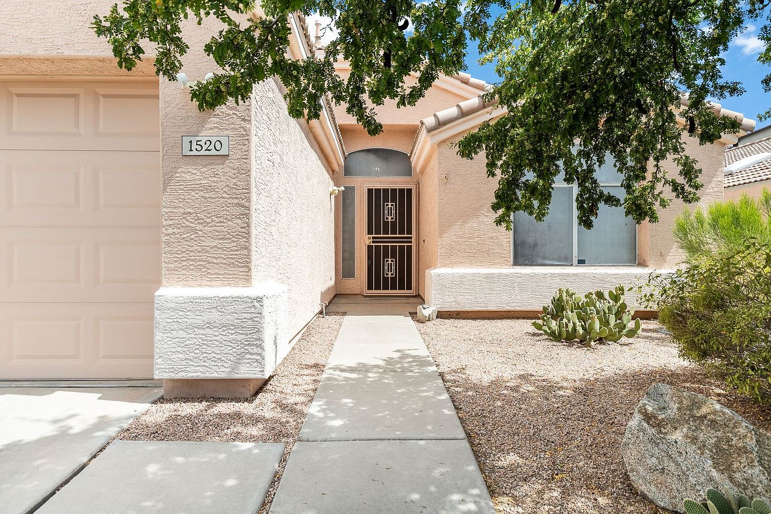 1520 E Villa Rita Dr Phoenix, AZ 85022 photo 3