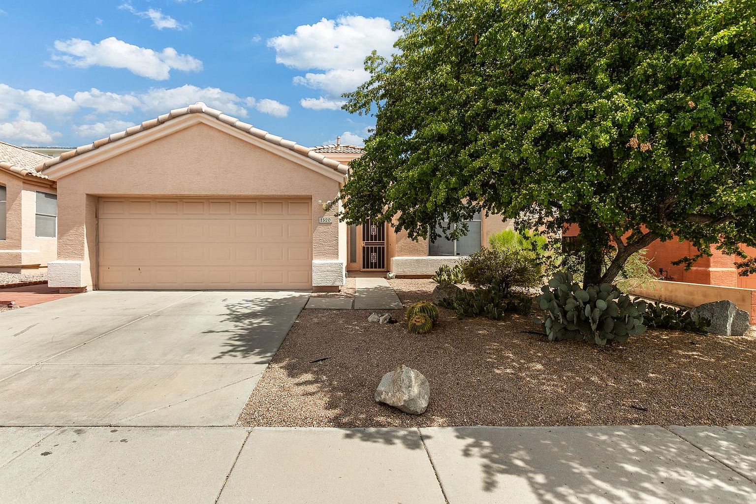 1520 E Villa Rita Dr Phoenix, AZ 85022 photo 2