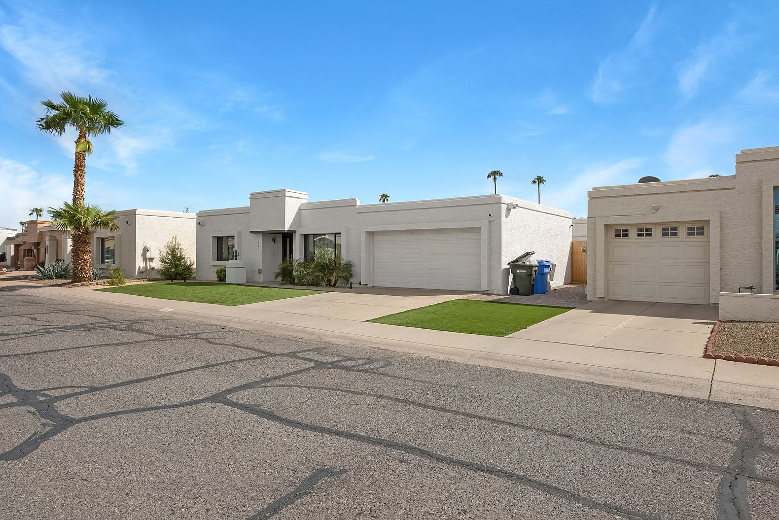 731 E Villa Rita Dr photo 3
