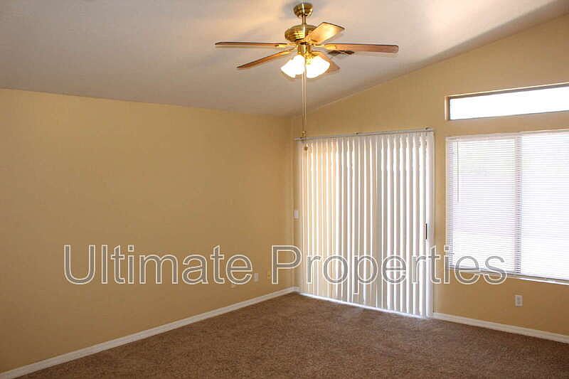 1811 E Hamel Way photo 4