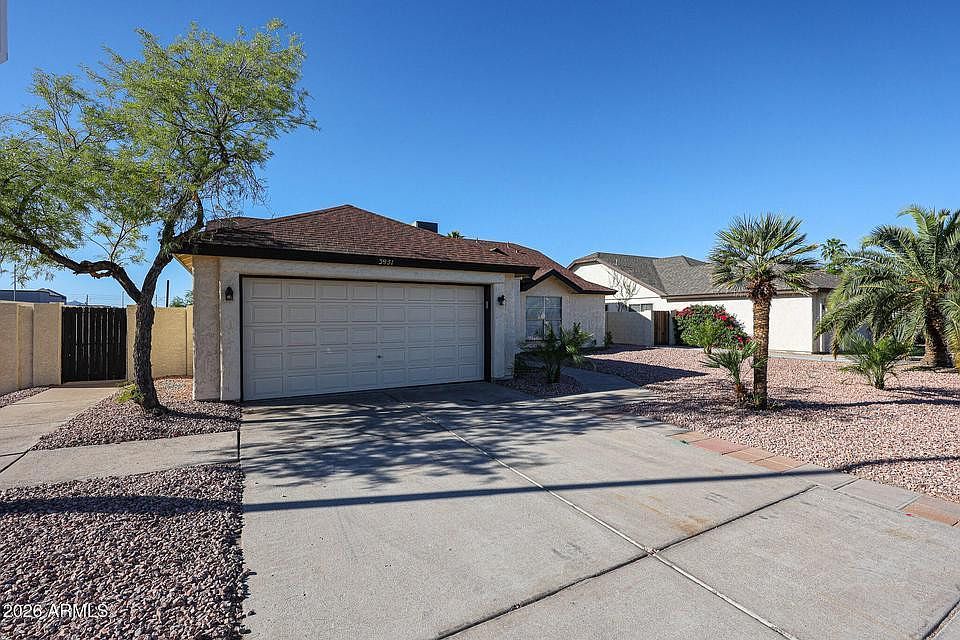 3951 E Waltann Ln photo 5