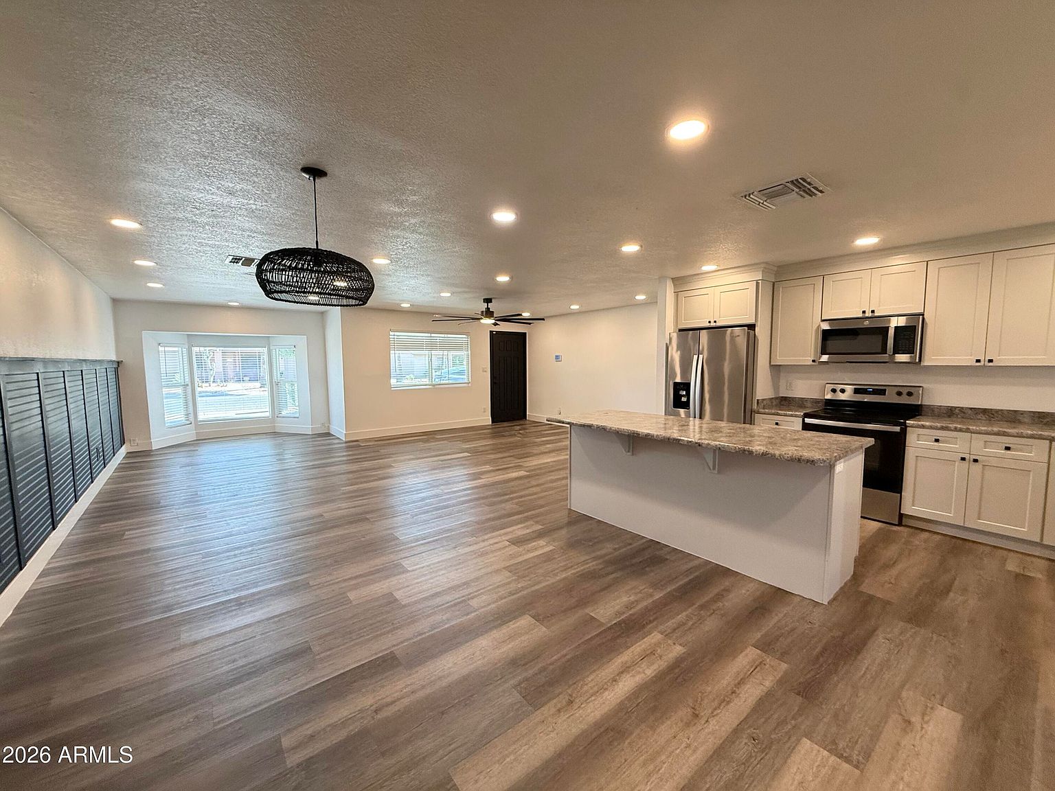 2116 E Marconi Ave photo 3