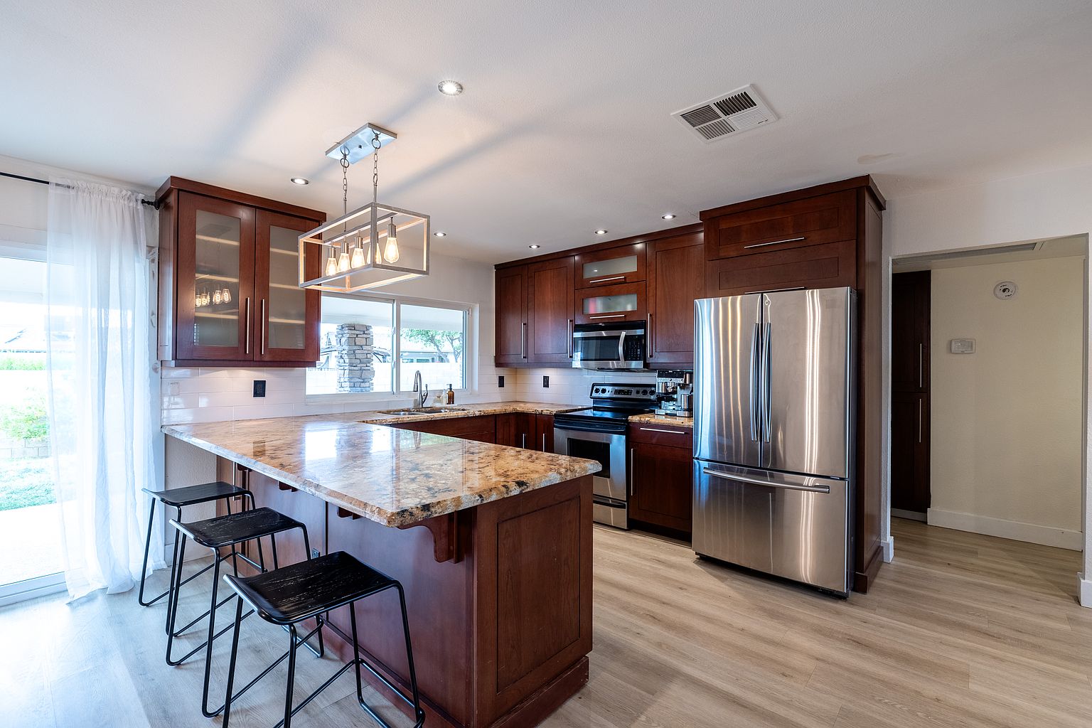 802 E Caribbean Ln photo 5