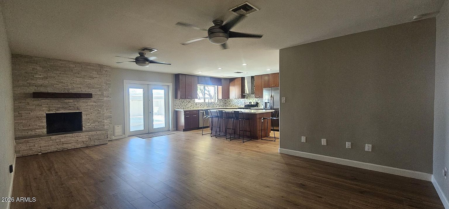 1131 E Redfield Rd Phoenix, AZ 85022 photo 3