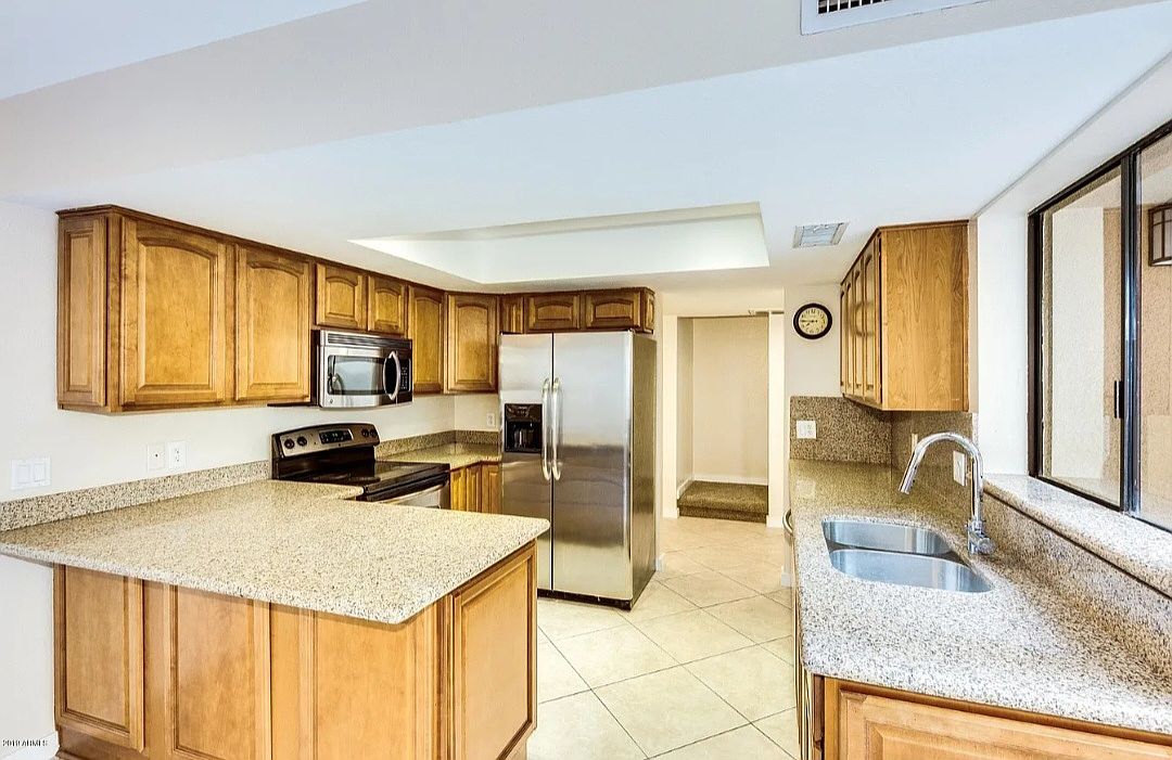 2337 E Evans Dr photo 5