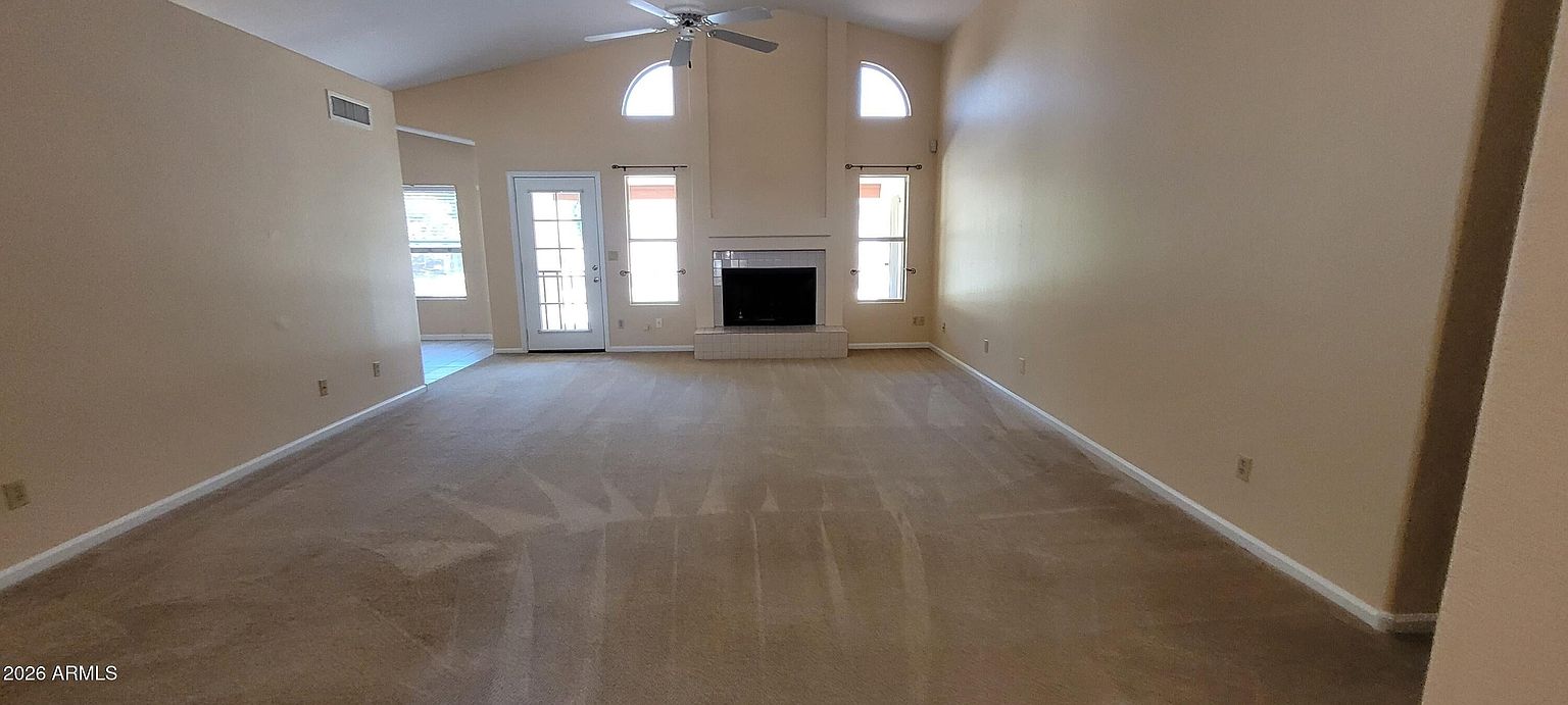 2838 E Calavar Rd photo 4
