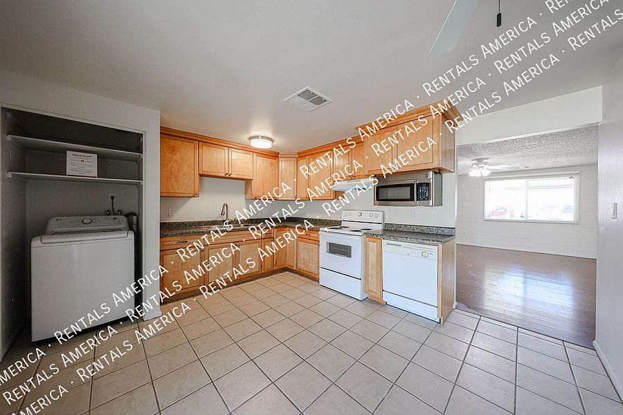 3550 E Voltaire Dr Phoenix, AZ 85032 photo 3
