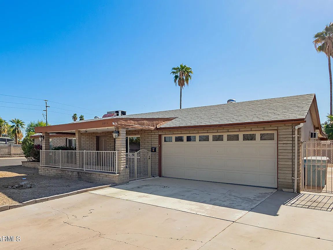 3849 E Sheena Dr photo 2