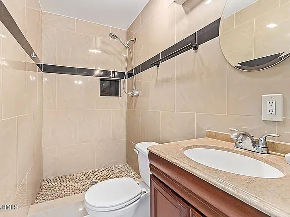 3849 E Sheena Dr photo 5