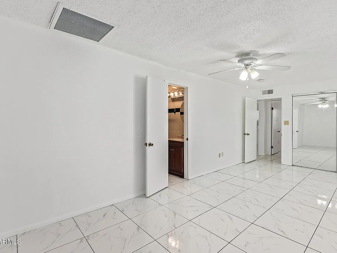 3849 E Sheena Dr photo 3