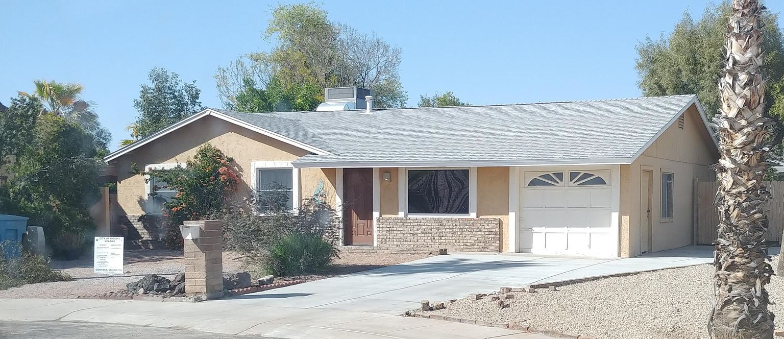 3724 E Gelding Dr photo 2