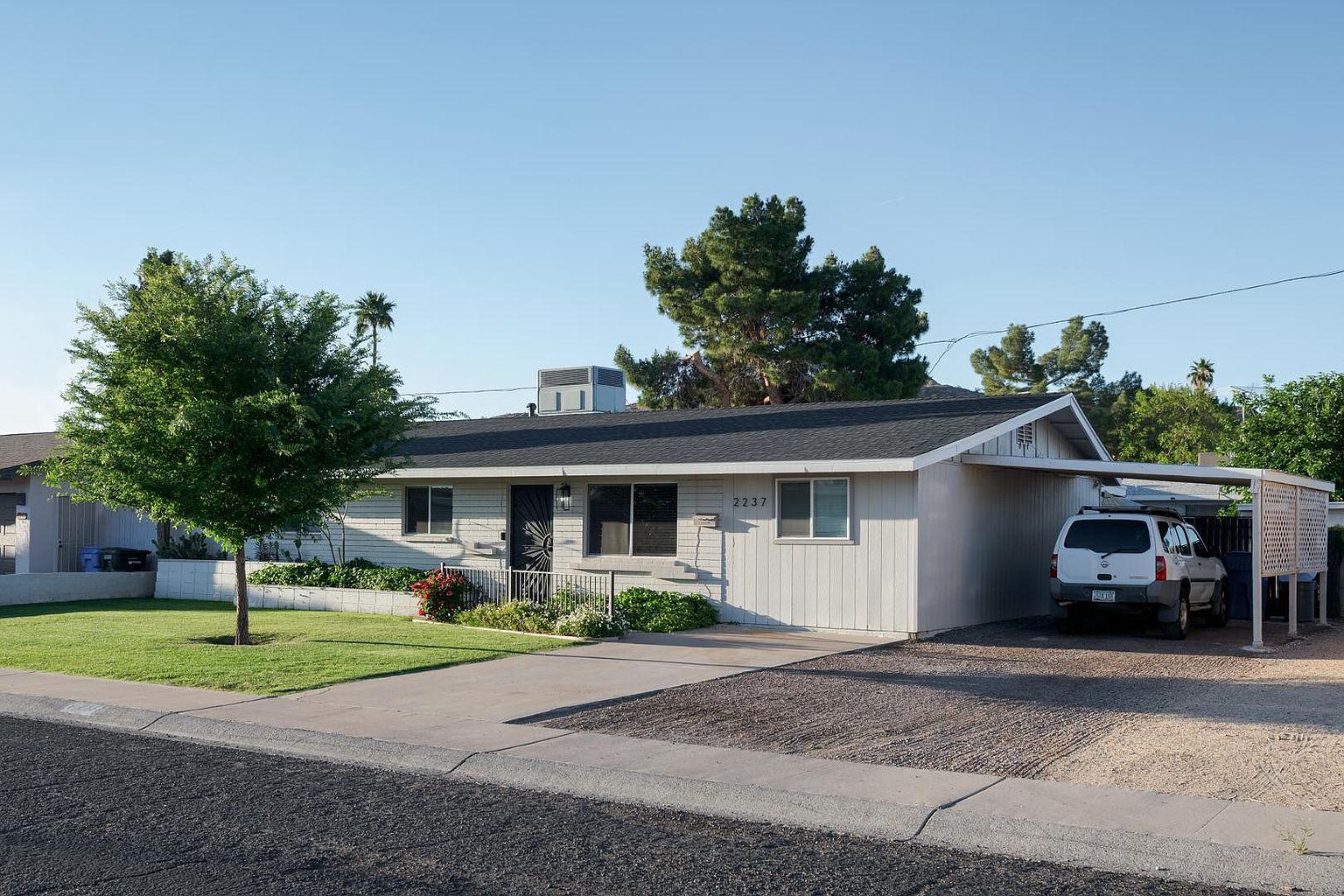 2237 E Hillery Dr Phoenix, AZ 85022 photo 5