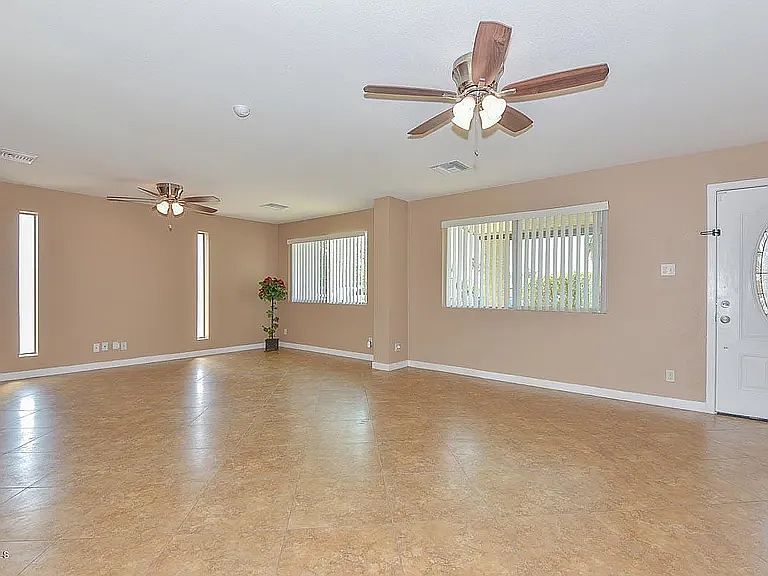 3434 E Marilyn Rd photo 4