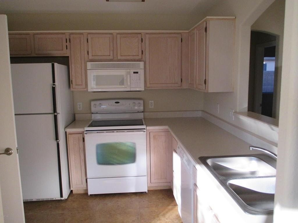 4348 E Morrow Dr photo 2