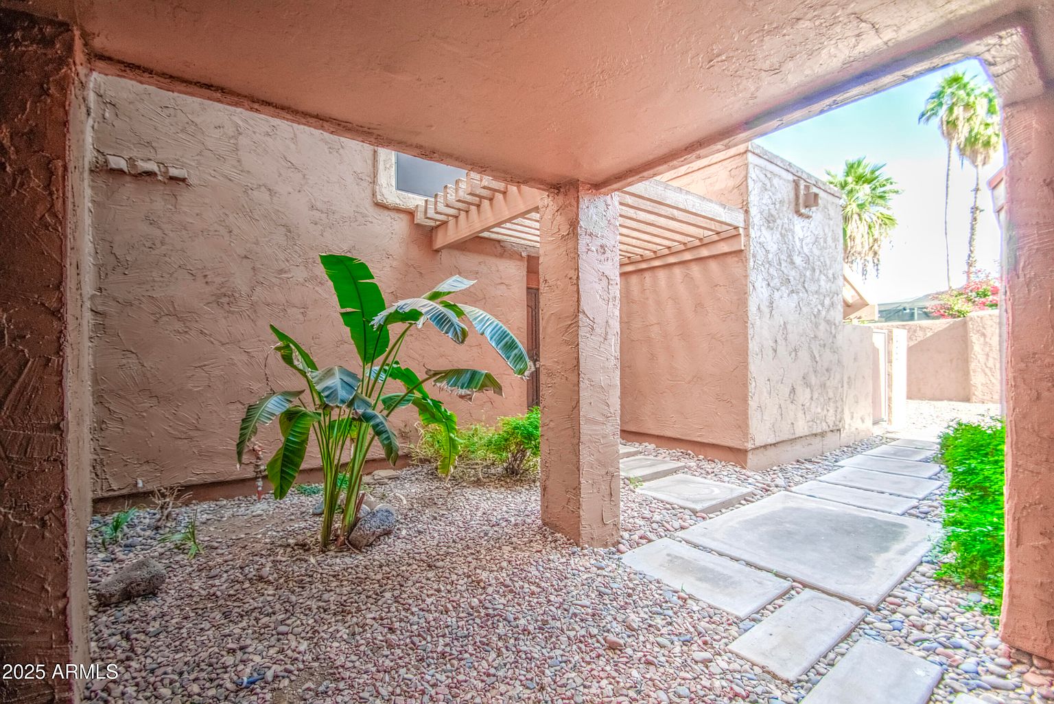Stunning Fully Furnished Rental! photo 4
