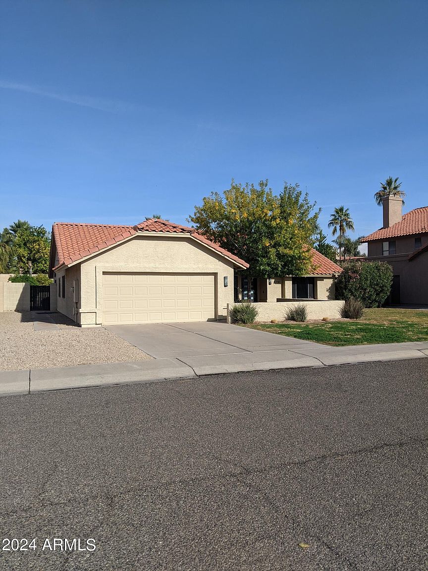 5708 E Angela Dr photo 2
