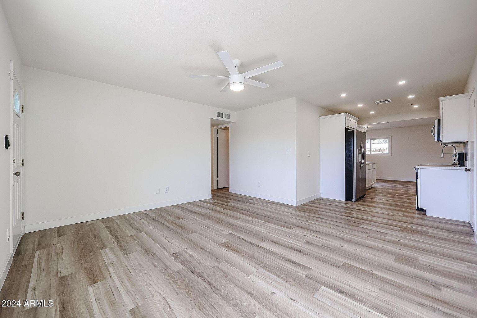 4352 E Grovers Ave Phoenix, AZ 85032 photo 3