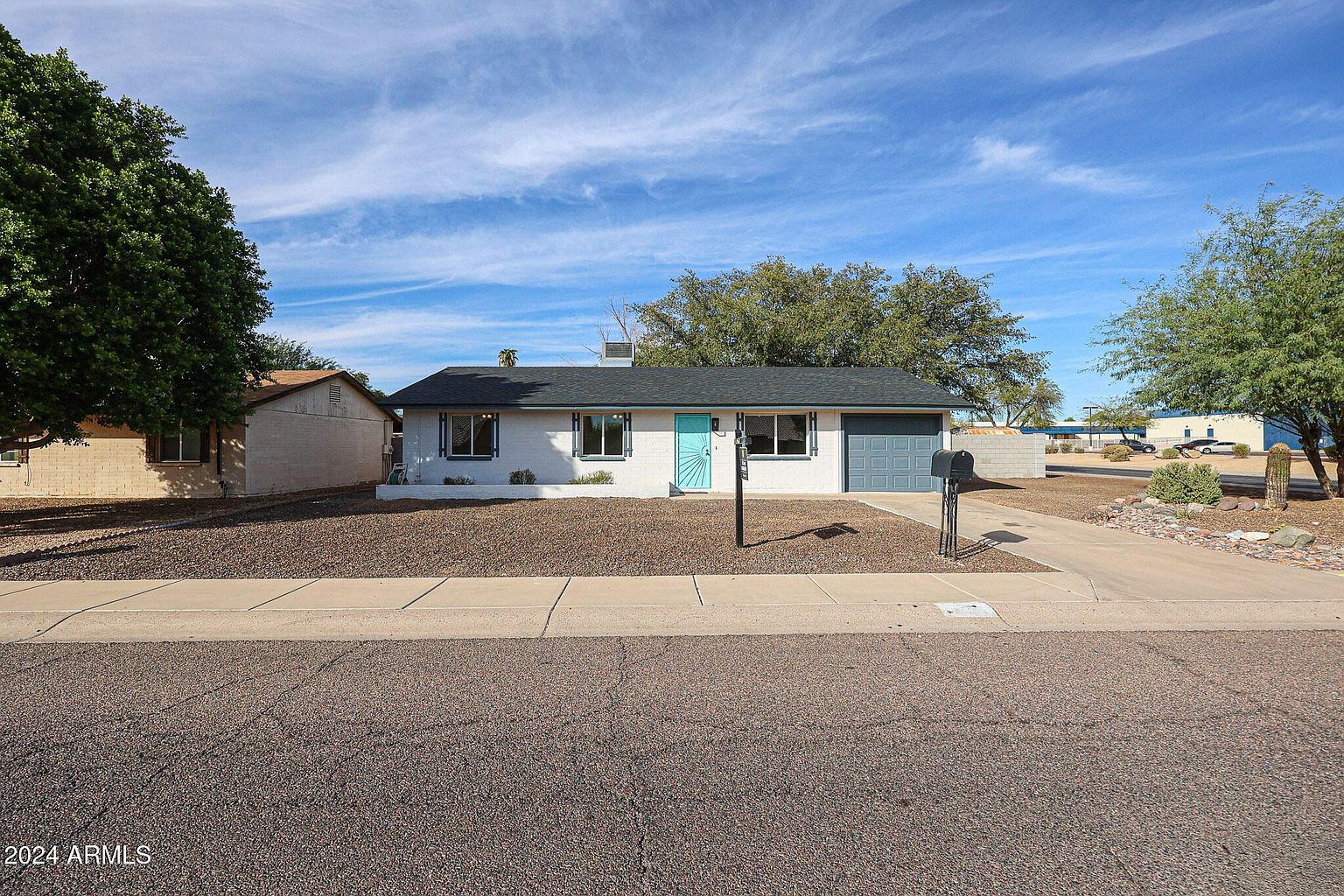 4352 E Grovers Ave Phoenix, AZ 85032 photo 2