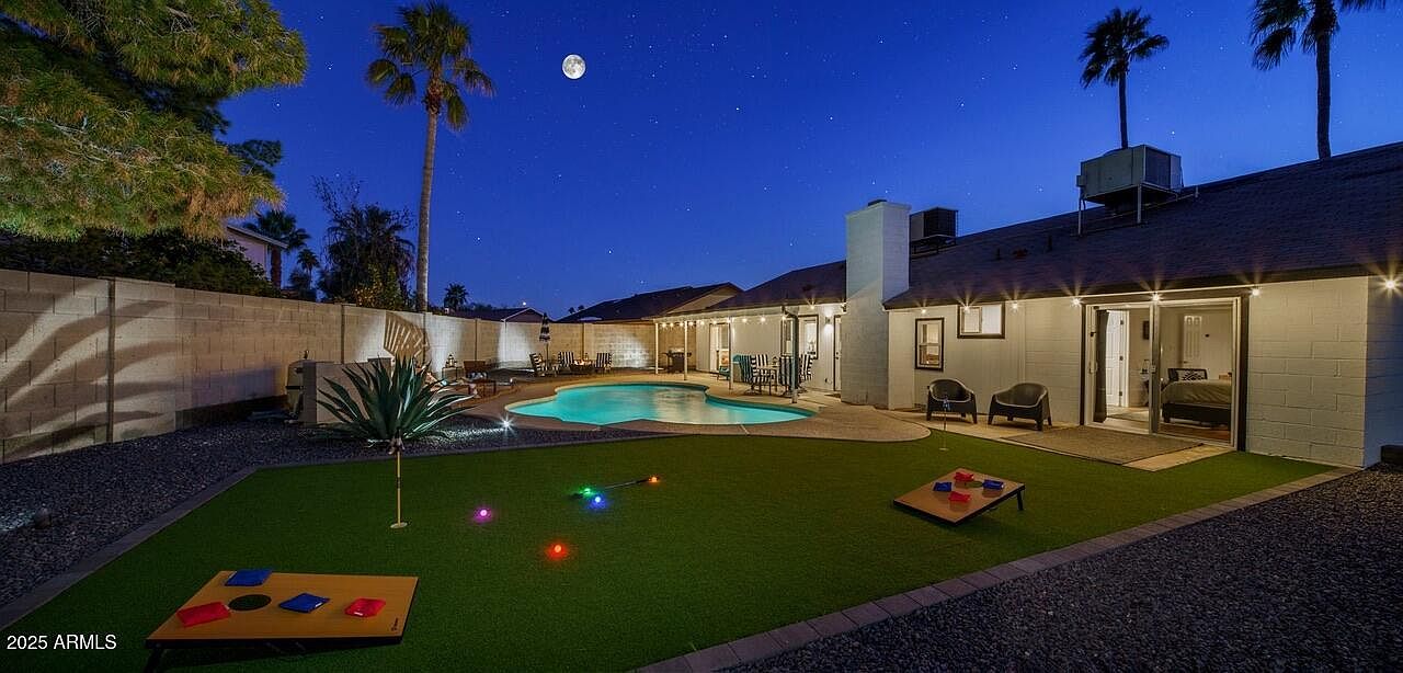 4526 E Paradise Ln Phoenix, AZ 85032 photo 2