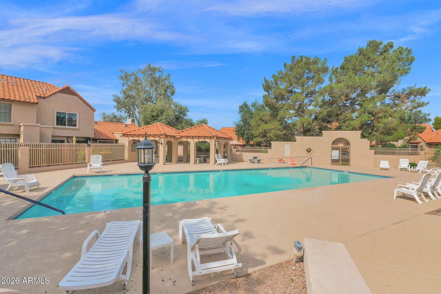 4901 E Kelton Ln photo 3