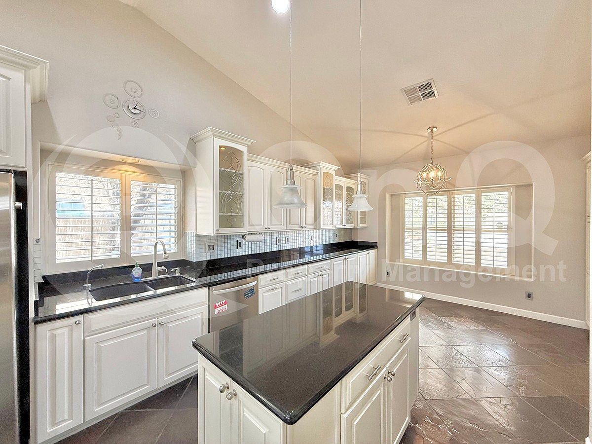 5508 E Kings Ave photo 4