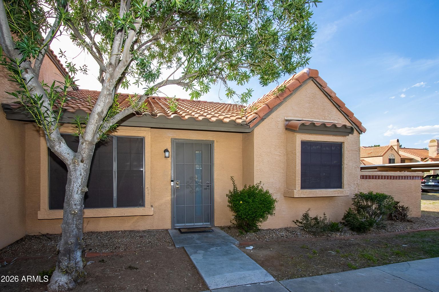5704 E Aire Libre Ave photo 2