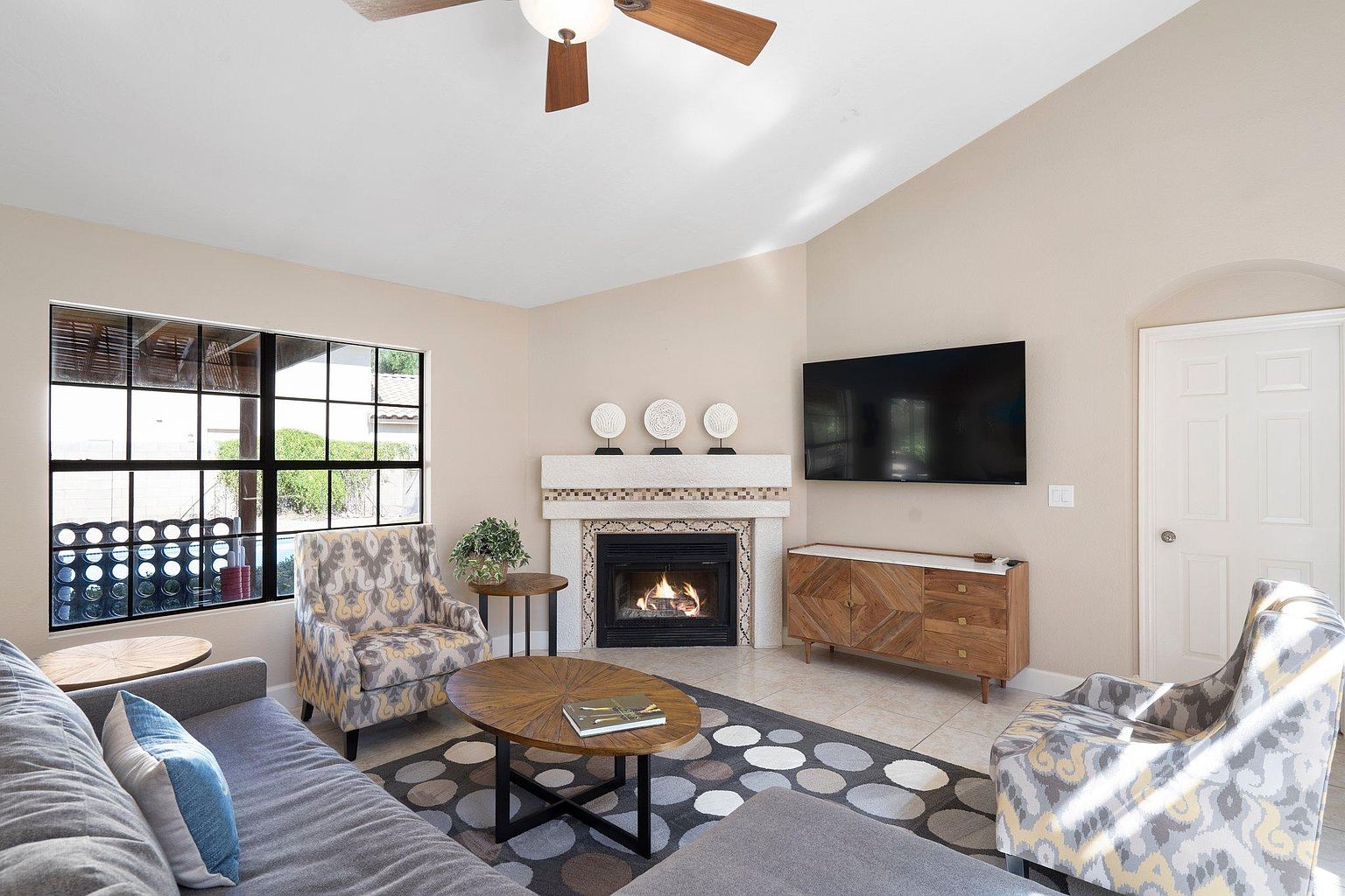 16023 N 58th Way photo 3