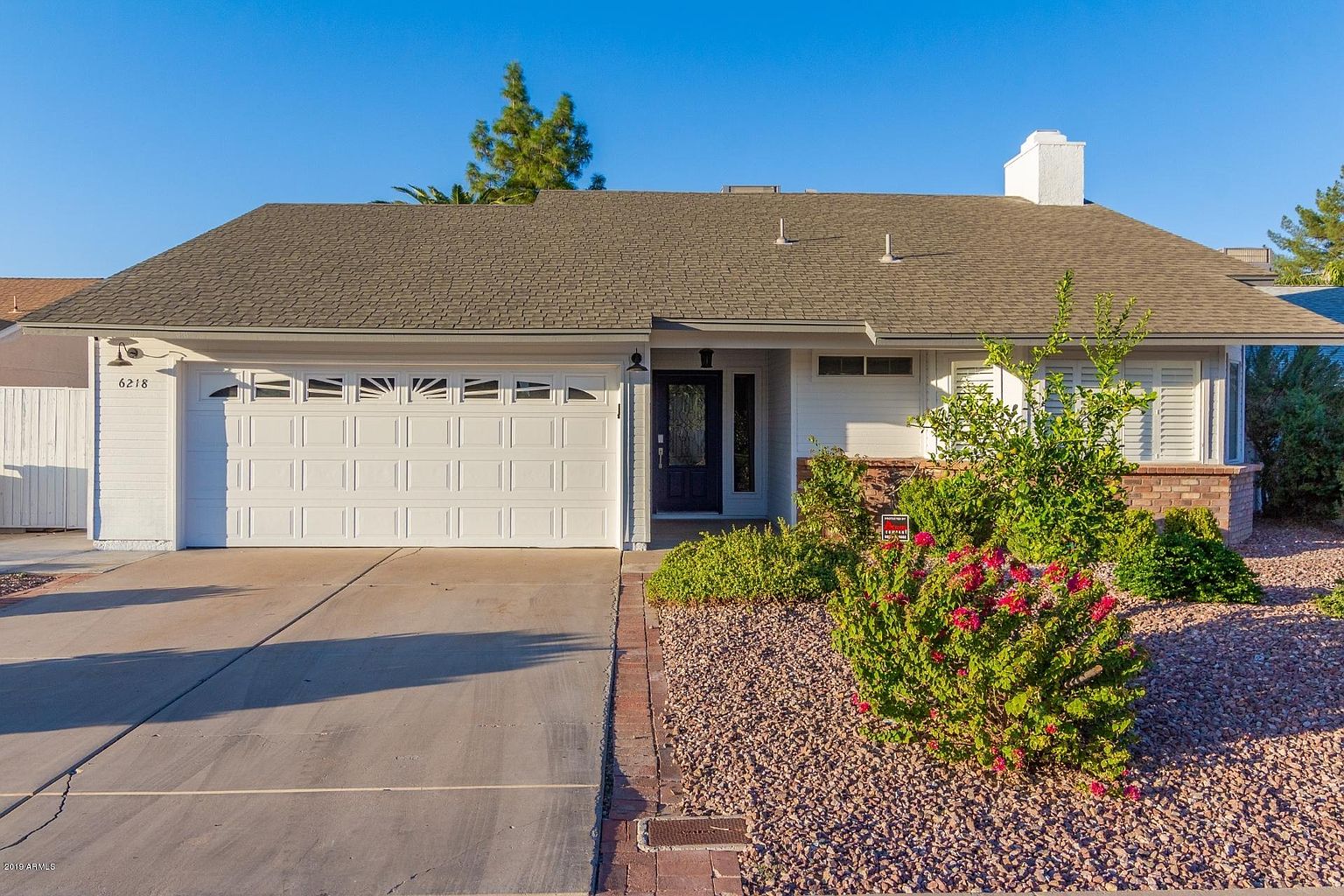 6218 E WALTANN Lane photo 2