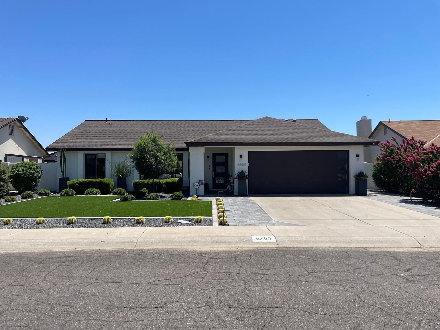 6809 E Kelton Ln photo 2