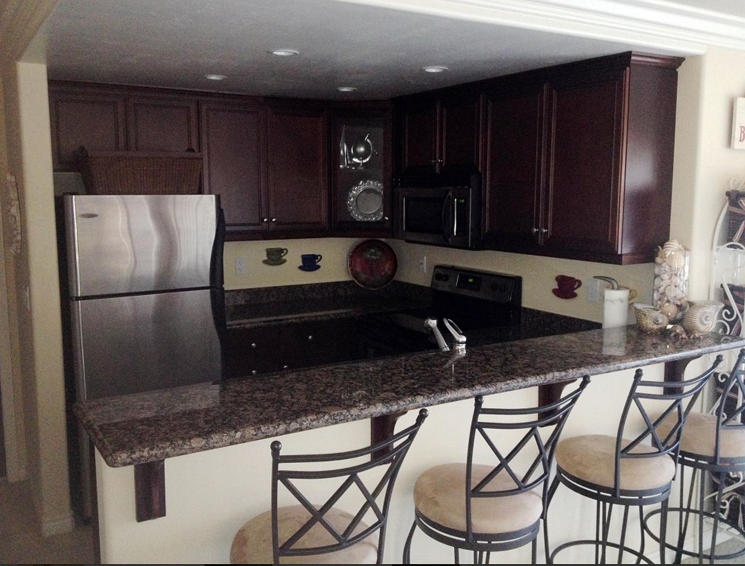 124 Elder Ave photo 2