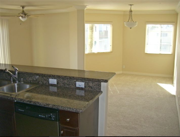 124 Elder Ave photo 3