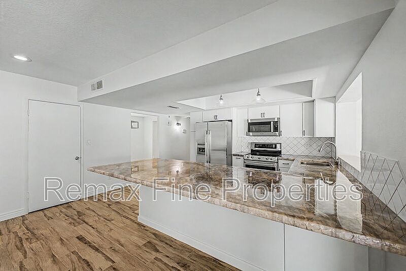 5228 E Karen Dr photo 4
