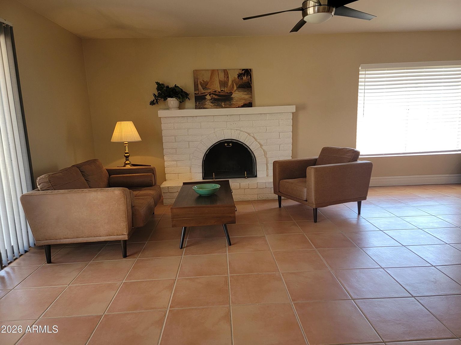 5118 E Gelding Dr photo 4