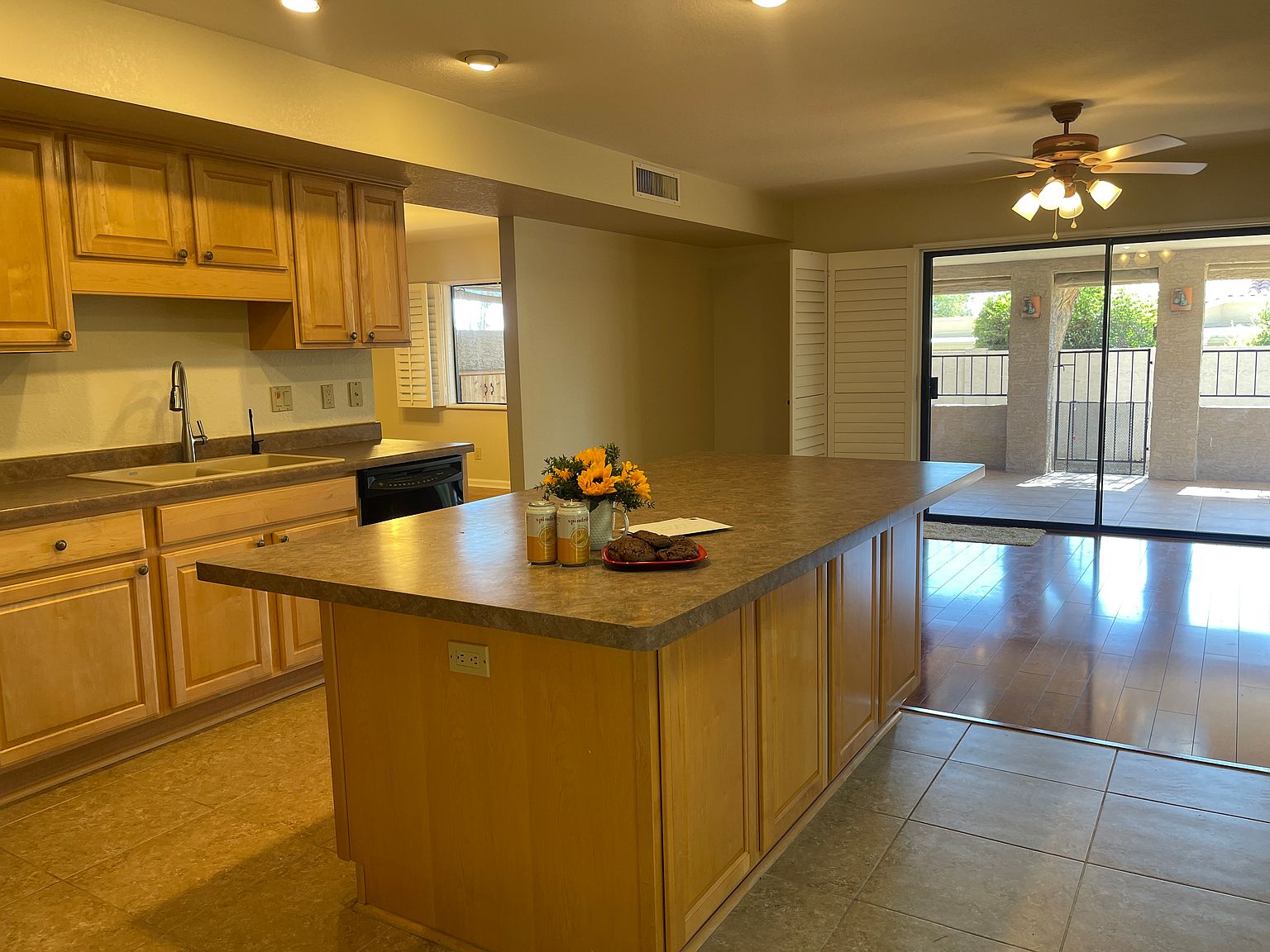 6317 E Aire Libre Ln photo 3