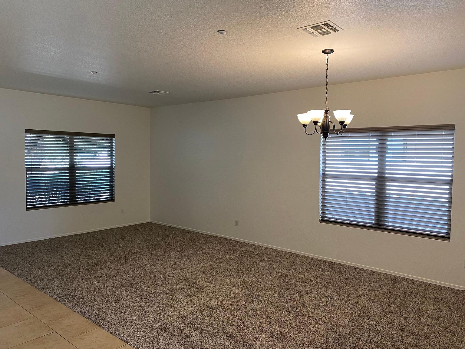9427 E Whitewing Dr photo 3