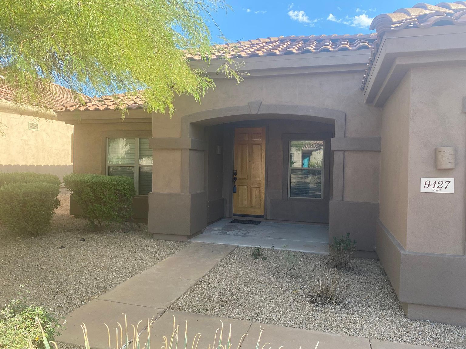 9427 E Whitewing Dr photo 2