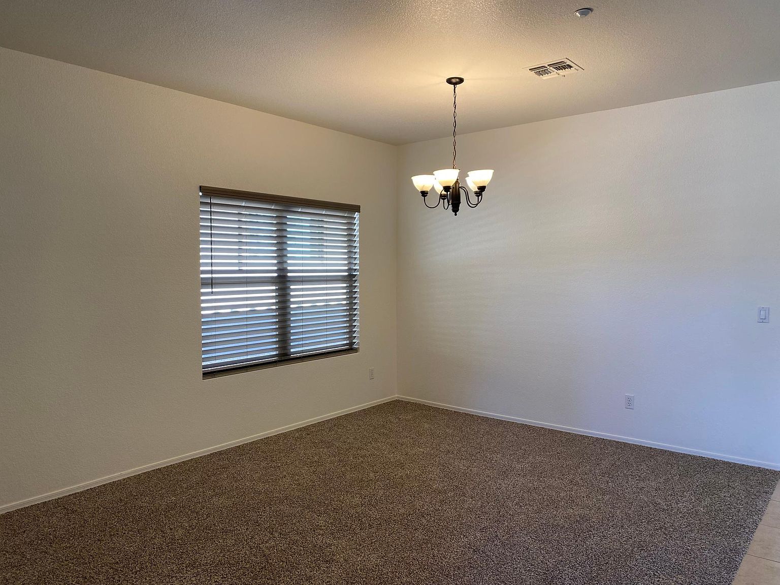 9427 E Whitewing Dr photo 4