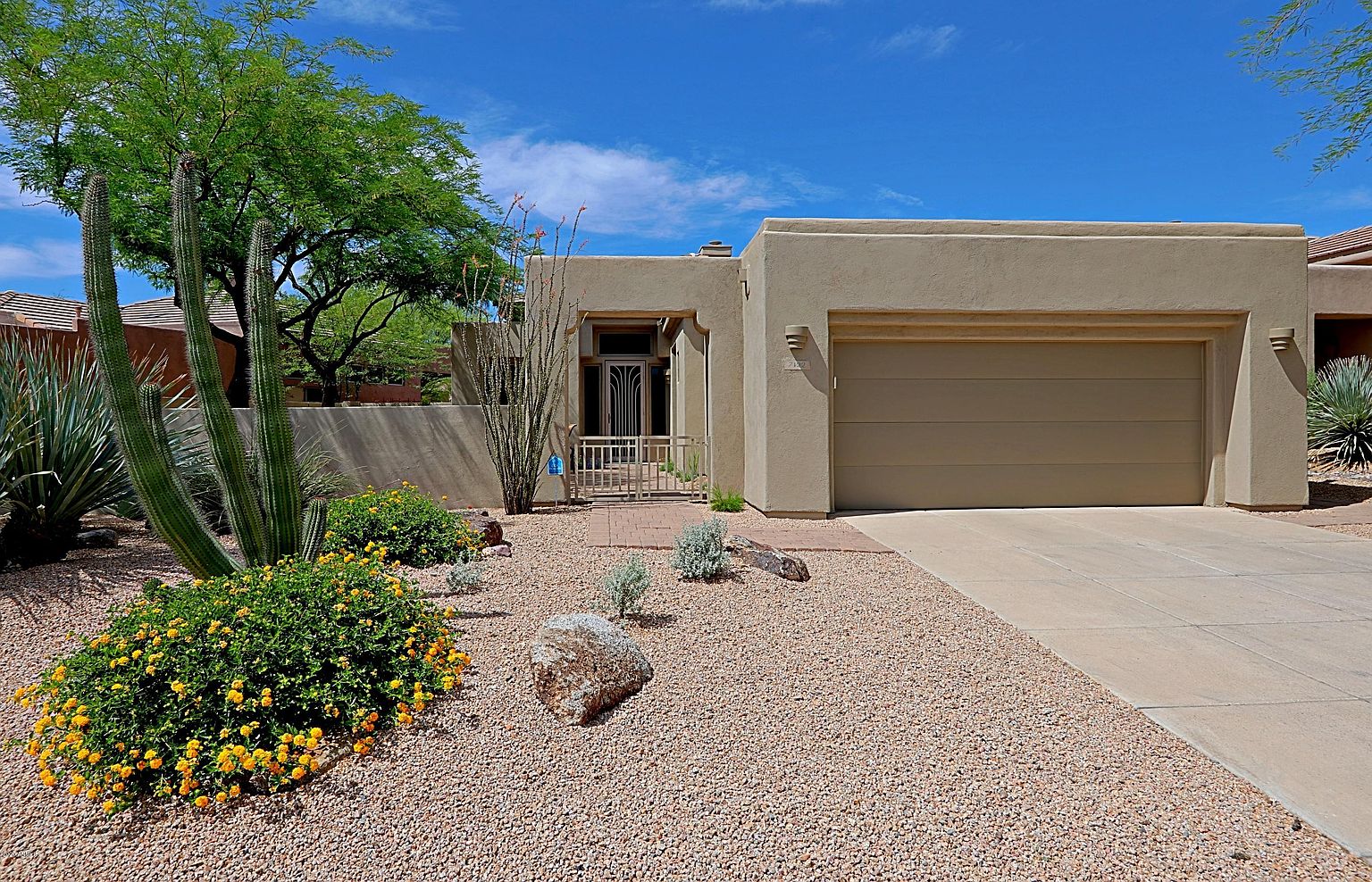 7122 E ALOE VERA Drive photo 3