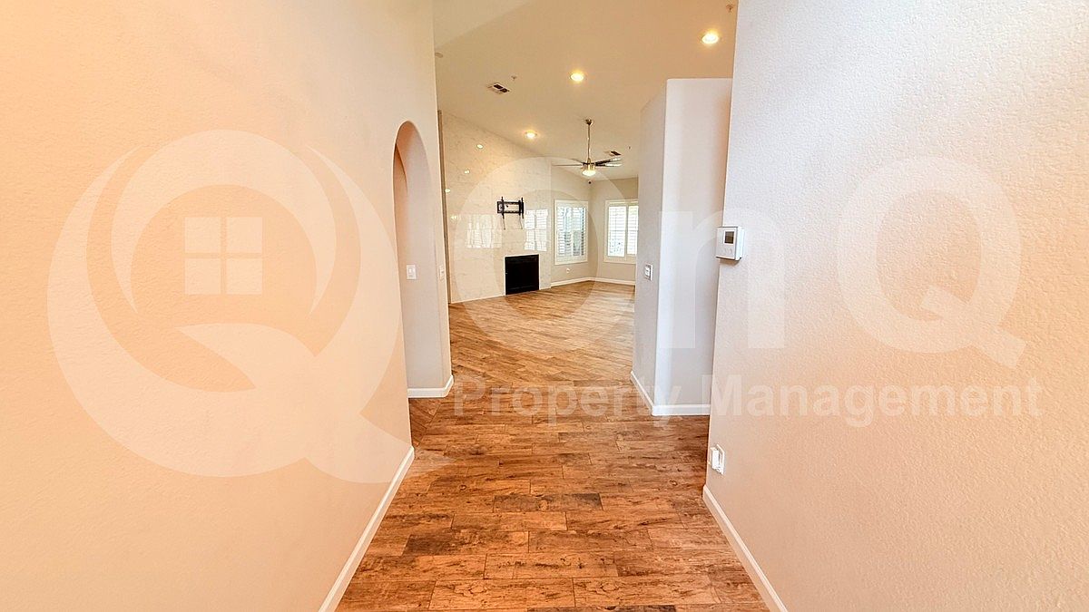 9140 E Siesta Ln photo 5