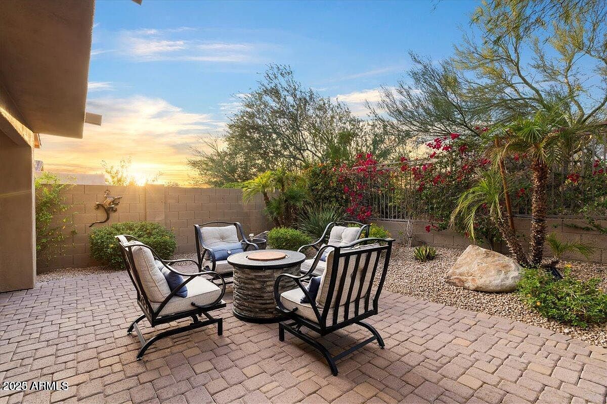 10392 E Penstamin Dr Scottsdale, AZ 85255 photo 2