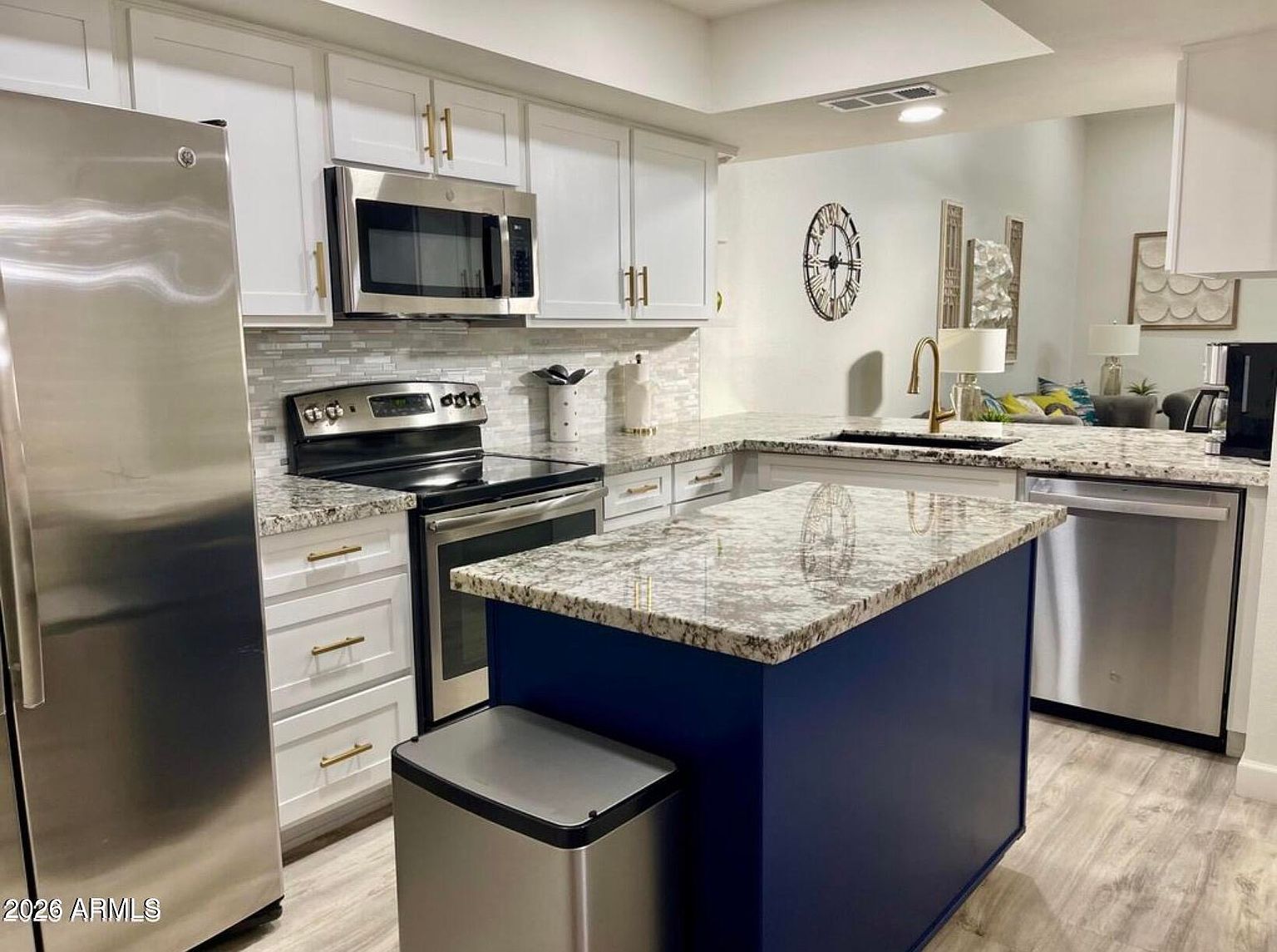 9040 E Winchcomb Dr Scottsdale, AZ 85260 photo 3