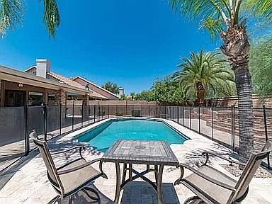 9628 E Windrose Dr photo 4